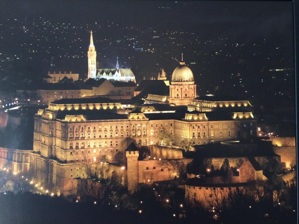 Irisz Apartman Budapest Exteriör bild