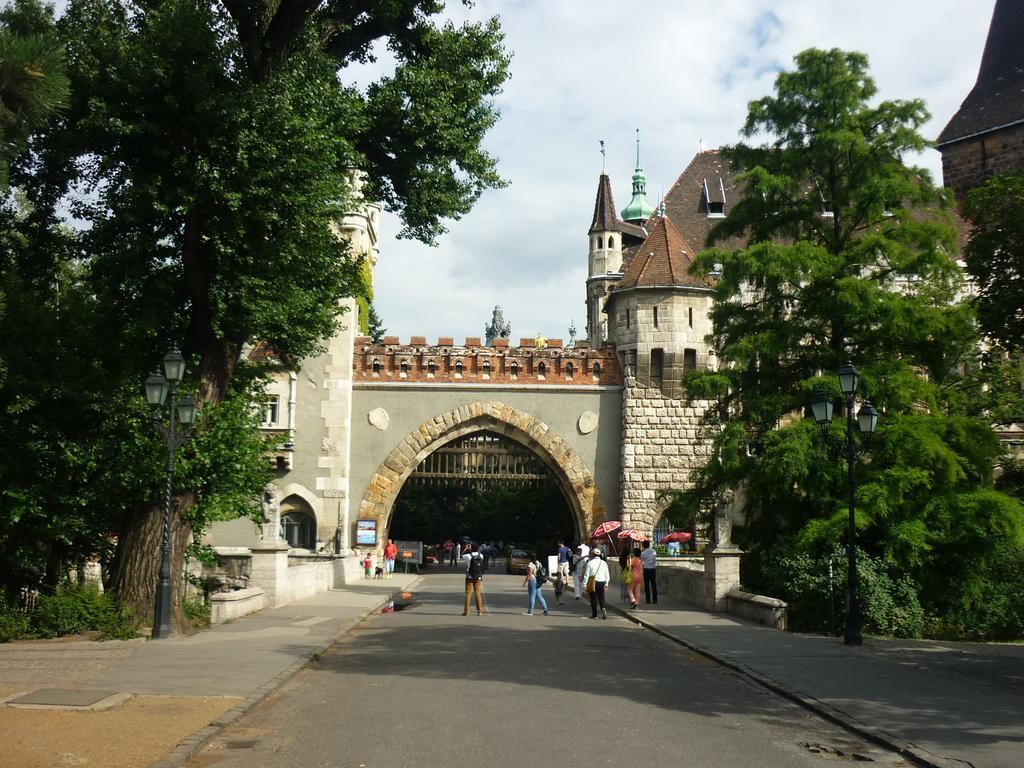 Irisz Apartman Budapest Exteriör bild